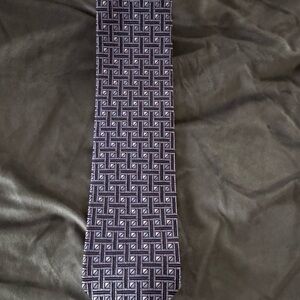 Elegant Black and Gray Geometric Silk Tie